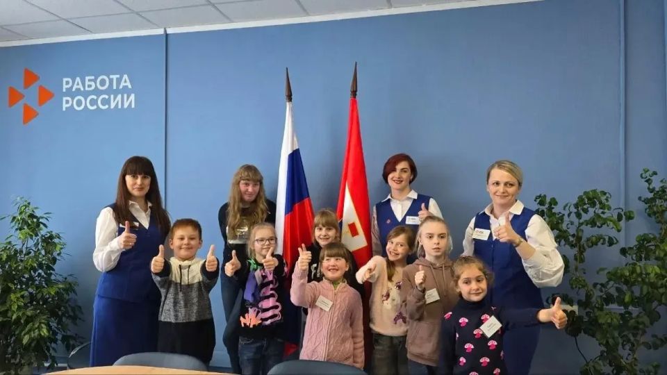 Михаил Развожаев: Сегодня мы поздравляем всех, кто работает в службе занятости! Михаил Развожаев: Сегодня мы поздравляем всех, кто работает в службе занятости!
