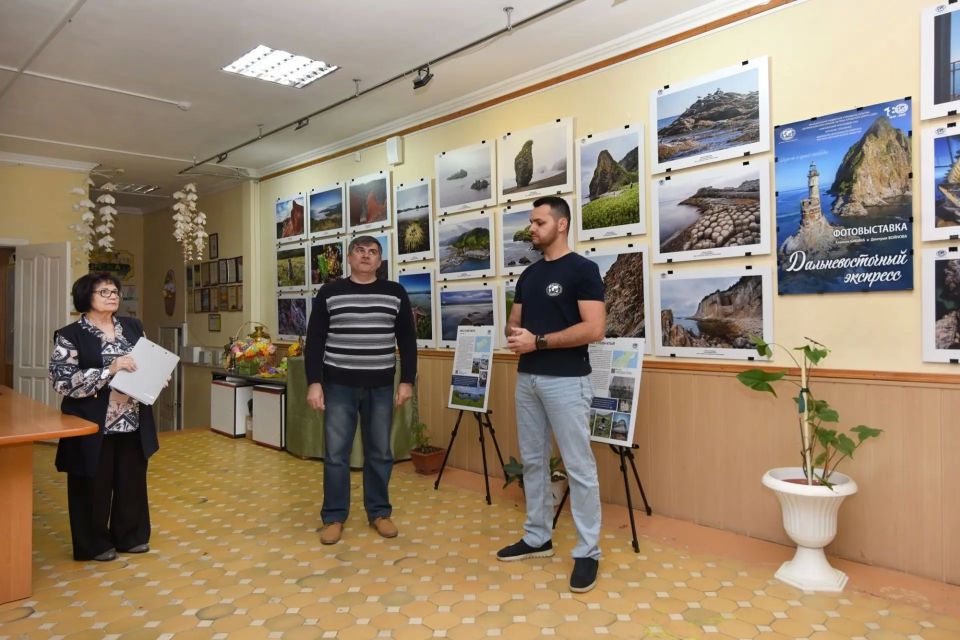 17 апреля в Новом Свете открылась яркая фотовыставка «Дальневосточный экспресс» 17 апреля в Новом Свете открылась яркая фотовыставка «Дальневосточный экспресс»