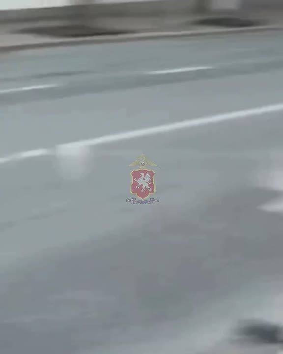 В минувшее воскресенье в ходе патрулирования улиц возле Дома Офицеров Флота к наряду ДПС обратились граждане и сообщили о группе людей, которые передвигаются по городу на автомобиле БМВ, при этом предположительно находятся...