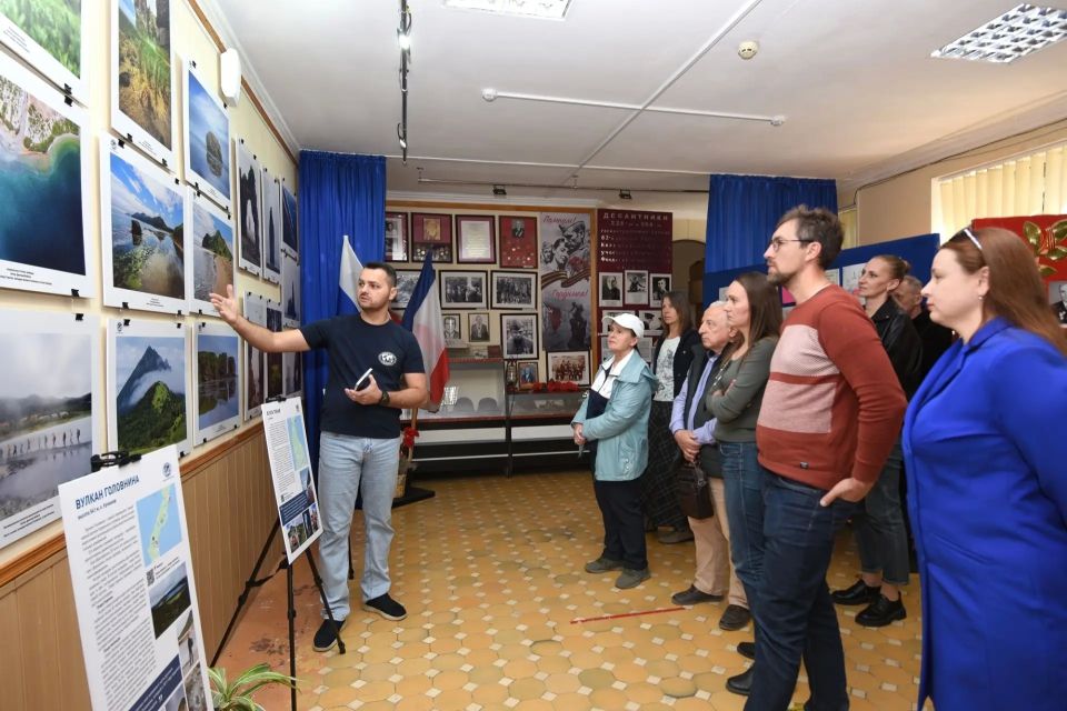 17 апреля в Новом Свете открылась яркая фотовыставка «Дальневосточный экспресс» 17 апреля в Новом Свете открылась яркая фотовыставка «Дальневосточный экспресс»