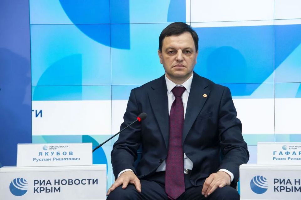 Председатель Госкомнаца РК Руслан Якубов в преддверии Дня возрождения реабилитированных народов Крыма принял участие в пресс-конференции, которая состоялась на площадке МИА «Россия Сегодня»