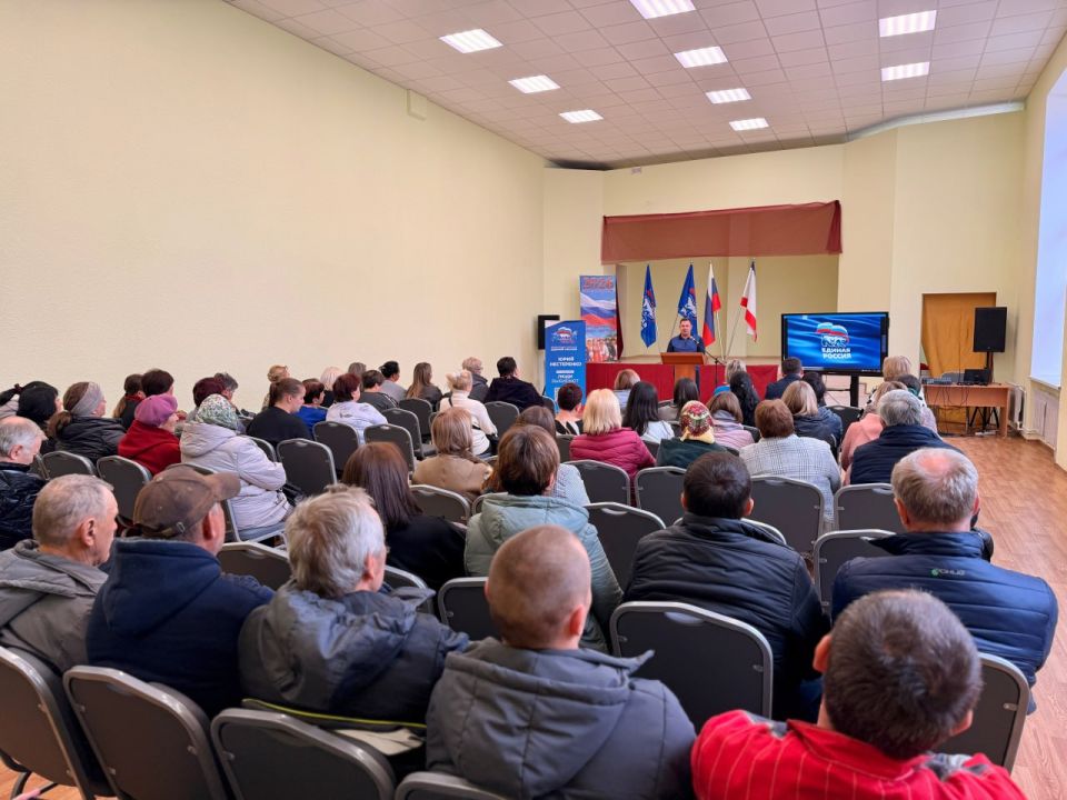 Юрий Нестеренко: Посещая во время региональной недели Пожарское сельское поселение, осмотрел реконструкцию Сквера Защитников Отечества Юрий Нестеренко: Посещая во время региональной недели Пожарское сельское поселение, осмотрел реконструкцию Сквера Защитников Отечества