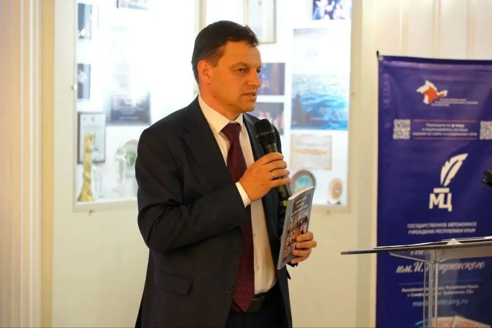 «Крымские татары в Узбекистане» — альманах, рассказывающий о вкладе крымскотатарского народа в развитие Узбекистана после трагической депортации 1944 года, презентовали сегодня в Крымскотатарском академическом... «Крымские татары в Узбекистане» — альманах, рассказывающий о вкладе крымскотатарского народа в развитие Узбекистана после трагической депортации 1944 года, презентовали сегодня в Крымскотатарском академическом...