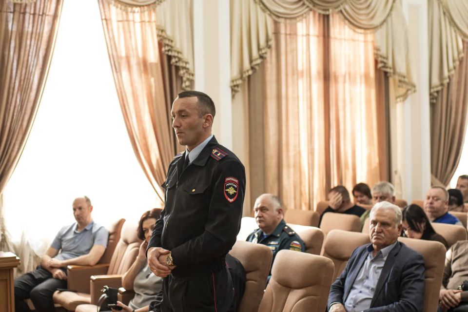 В Симферополе прошло оперативно-хозяйственное совещание, в ходе которого руководители структурных подразделений отчитались о проделанной работе В Симферополе прошло оперативно-хозяйственное совещание, в ходе которого руководители структурных подразделений отчитались о проделанной работе