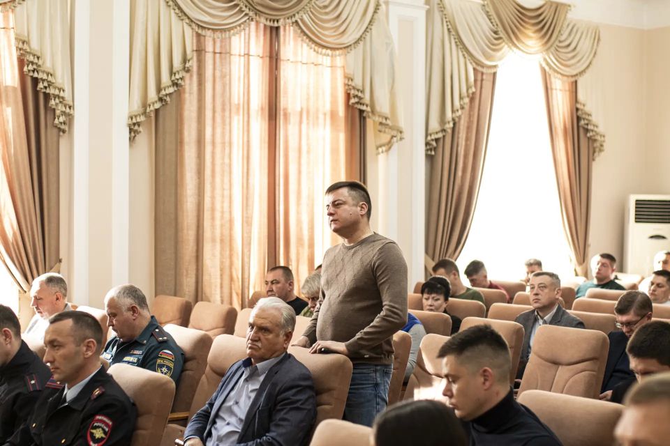 В Симферополе прошло оперативно-хозяйственное совещание, в ходе которого руководители структурных подразделений отчитались о проделанной работе В Симферополе прошло оперативно-хозяйственное совещание, в ходе которого руководители структурных подразделений отчитались о проделанной работе
