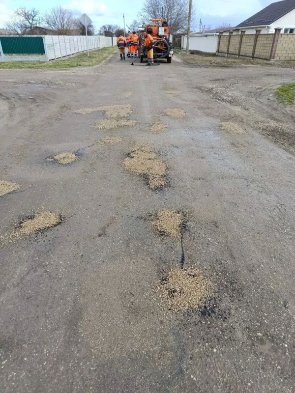 В Советском районе проводятся работы по профилированию гравийных дорог и ямочному ремонту согласно утвержденным графикам на 2026 год В Советском районе проводятся работы по профилированию гравийных дорог и ямочному ремонту согласно утвержденным графикам на 2026 год