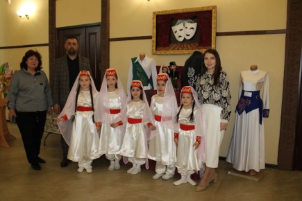 � ��������� ������ �������� 12-� ��������� ����� ���������� ������ � ������������ ����������, �����������, ����������, ������������, �������-���������� � ��������� �������