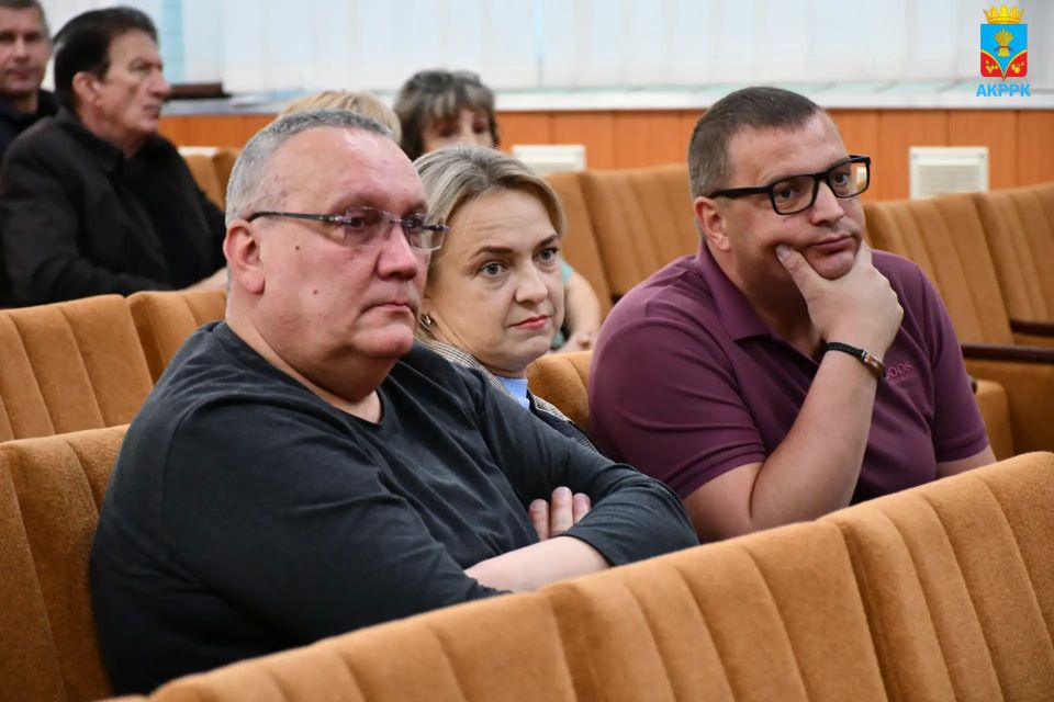 В День охраны труда, в нашем районе состоялся семинар под руководством Виталия Кучина, первого заместителя Главы Администрации, и Владимира Ачкинази, председателя координационного совета профсоюзов В День охраны труда, в нашем районе состоялся семинар под руководством Виталия Кучина, первого заместителя Главы Администрации, и Владимира Ачкинази, председателя координационного совета профсоюзов