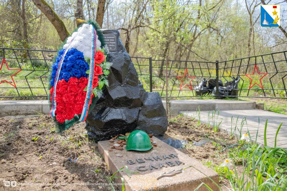 25 юных лесничих привели в порядок памятник Неизвестному солдату в Морозовке 25 юных лесничих привели в порядок памятник Неизвестному солдату в Морозовке