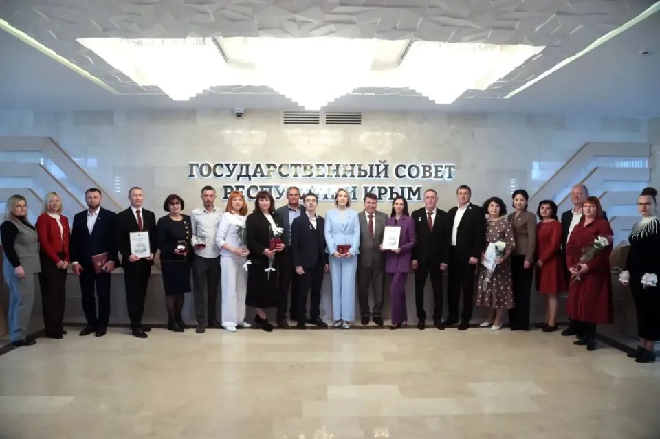 Сергей Цеков вручил награды работникам местного самоуправления Сергей Цеков вручил награды работникам местного самоуправления
