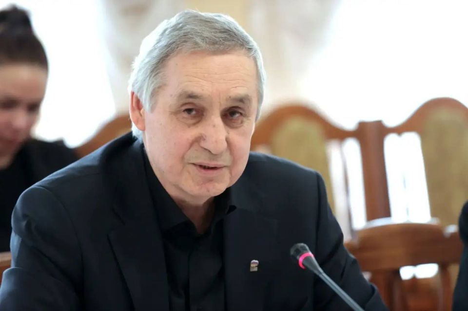 В Госсовете Крыма прошла встреча депутатов с иностранными журналистами В Госсовете Крыма прошла встреча депутатов с иностранными журналистами
