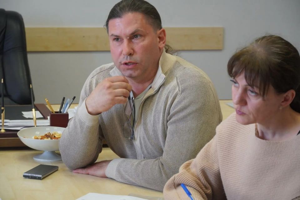 В администрации Керчи состоялась рабочая встреча по обсуждению промежуточных результатов первого этапа разработки единого документа пространственного развития муниципального образования В администрации Керчи состоялась рабочая встреча по обсуждению промежуточных результатов первого этапа разработки единого документа пространственного развития муниципального образования