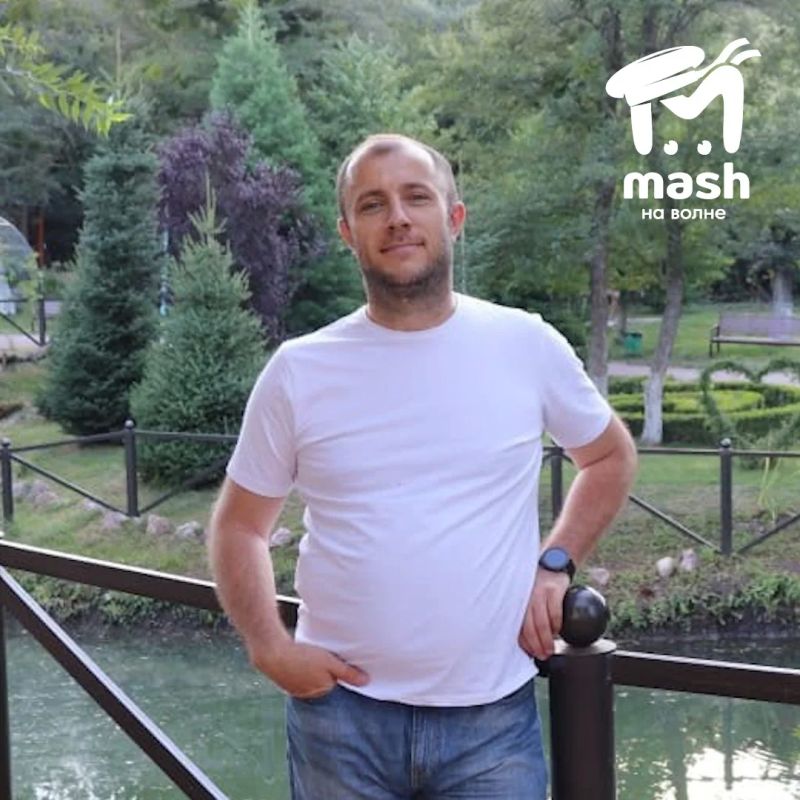 "Да, я их пинал". Мужик, который пнул собаку в симферопольском дворе, оказался заслуженным преподавателем и замдиректора по учебной и ВОСПИТАТЕЛЬНОЙ РАБОТЕ КФУ