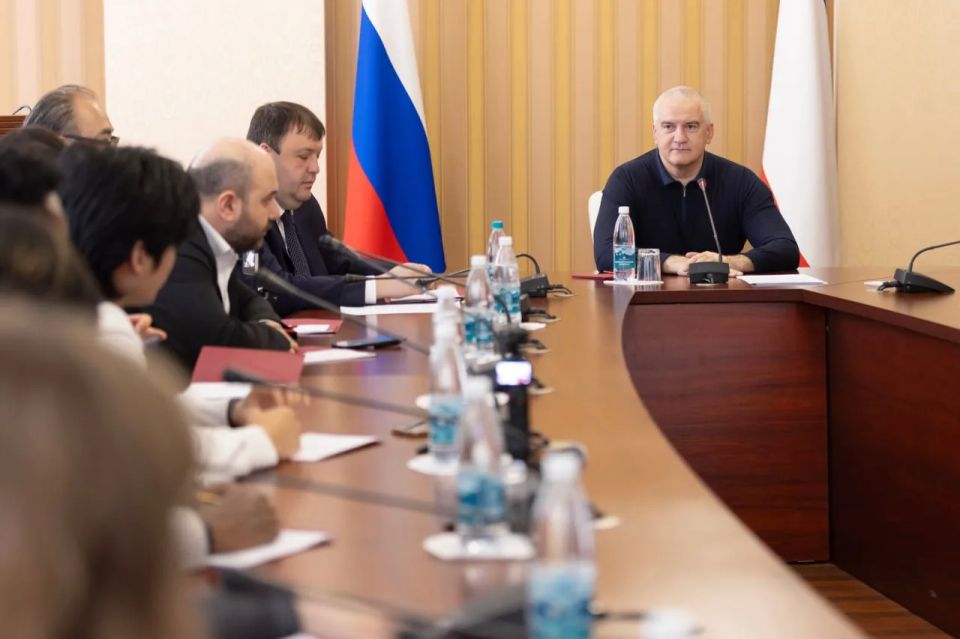 Глава Крыма встретился с иностранными журналистами Глава Крыма встретился с иностранными журналистами