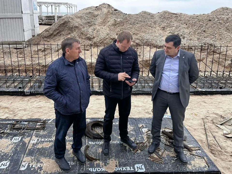 Строительство набережной в рамках федерального проекта «Золотые пески России» на участке между Евпаторией и Саками ведётся с опережением графика Строительство набережной в рамках федерального проекта «Золотые пески России» на участке между Евпаторией и Саками ведётся с опережением графика