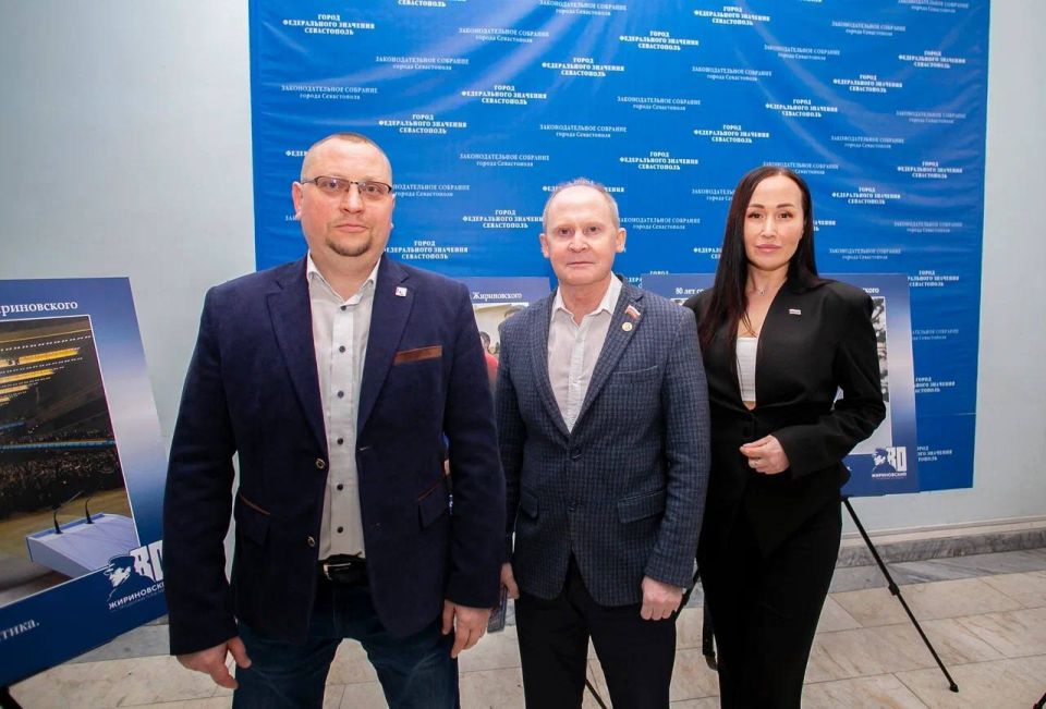 Члены Общественной палаты Севастополя приняли участие в торжественном открытии фотовыставки «Эпоха в кадре»