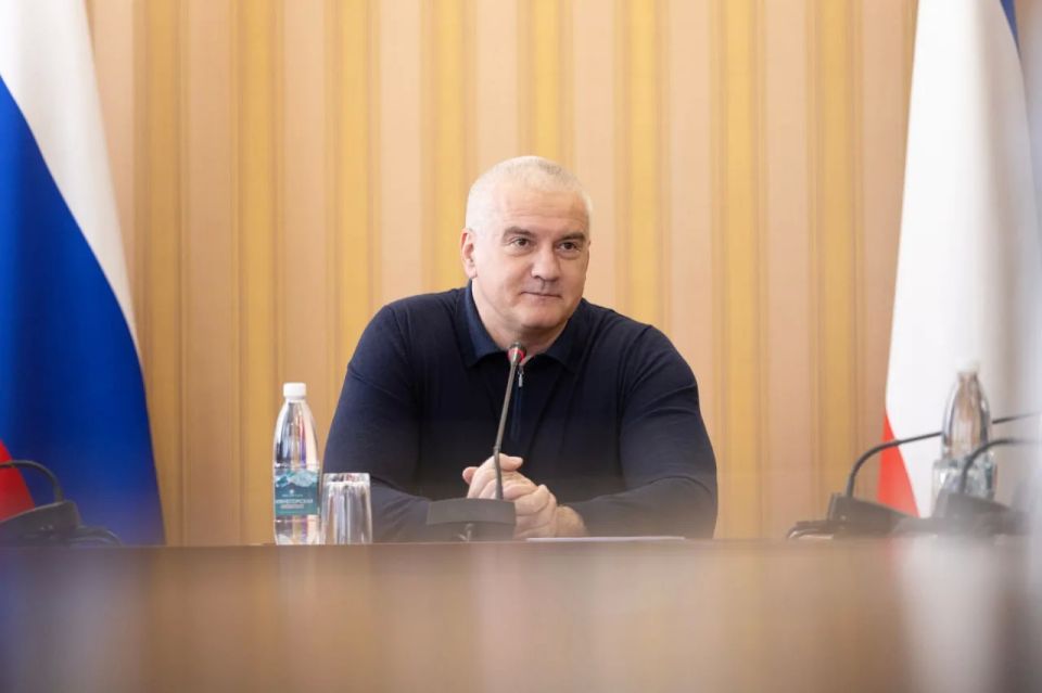 Глава Крыма Сергей Аксёнов встретился с иностранными журналистами Глава Крыма Сергей Аксёнов встретился с иностранными журналистами