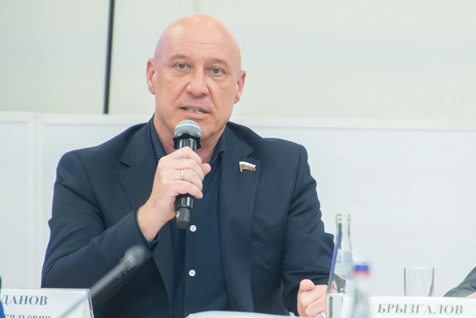 Михаил Развожаев: Сегодня вместе с помощником Президента, секретарем Госсовета Алексеем Геннадьевичем Дюминым и министром культуры РФ Ольгой Борисовной Любимовой провели расширенное заседание комиссии Госсовета по культуре и... Михаил Развожаев: Сегодня вместе с помощником Президента, секретарем Госсовета Алексеем Геннадьевичем Дюминым и министром культуры РФ Ольгой Борисовной Любимовой провели расширенное заседание комиссии Госсовета по культуре и...