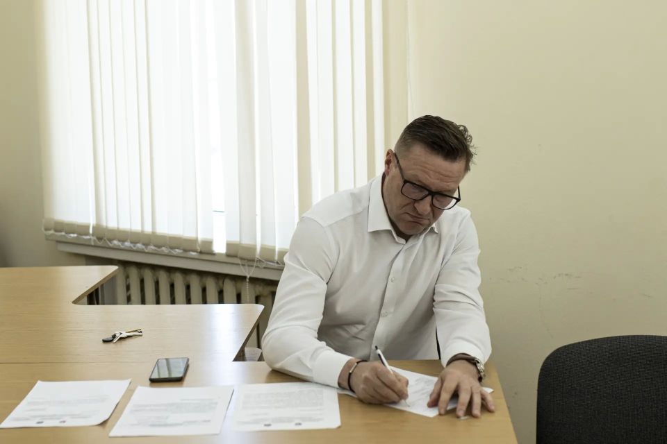 Глава администрации Симферополя Михаил Афанасьев провёл личный приём граждан, в ходе которого к нему обратились восемь симферопольцев Глава администрации Симферополя Михаил Афанасьев провёл личный приём граждан, в ходе которого к нему обратились восемь симферопольцев