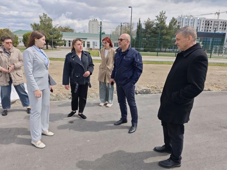 Михаил Назаров: Совместно с главой администрации Александром Юрьевым и представителями подрядных организаций проинспектировали ход реализации работ по строительству детского дошкольного учреждения на 280 мест, площадью 4714... Михаил Назаров: Совместно с главой администрации Александром Юрьевым и представителями подрядных организаций проинспектировали ход реализации работ по строительству детского дошкольного учреждения на 280 мест, площадью 4714...
