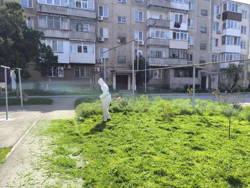 Управляющие компании города продолжают проводить ремонты в многоквартирных домах Керчи Управляющие компании города продолжают проводить ремонты в многоквартирных домах Керчи
