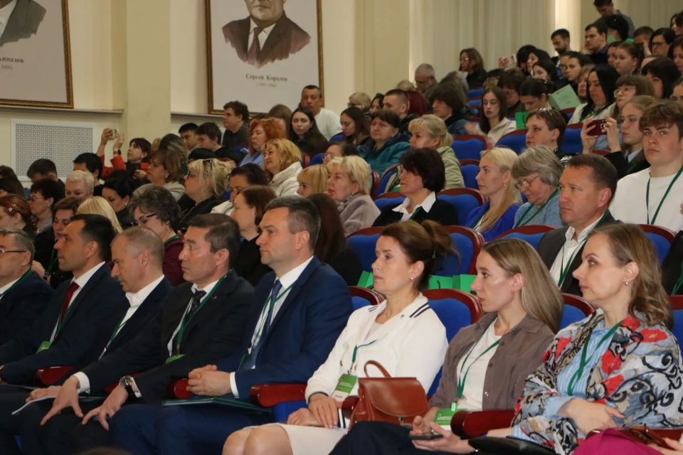 В столице Крыма на площадке КИПУ имени Февзи Якубова стартовала VI Всероссийская научно-практическая конференция «ФИНАНСОВАЯ ГРАМОТНОСТЬ И ЦИФРОВИЗАЦИЯ БЮДЖЕТНОГО ПРОЦЕССА: ОПЫТ РАЗВИТИЯ, ТЕНДЕНЦИИ, МЕТОДИКА» В столице Крыма на площадке КИПУ имени Февзи Якубова стартовала VI Всероссийская научно-практическая конференция «ФИНАНСОВАЯ ГРАМОТНОСТЬ И ЦИФРОВИЗАЦИЯ БЮДЖЕТНОГО ПРОЦЕССА: ОПЫТ РАЗВИТИЯ, ТЕНДЕНЦИИ, МЕТОДИКА»