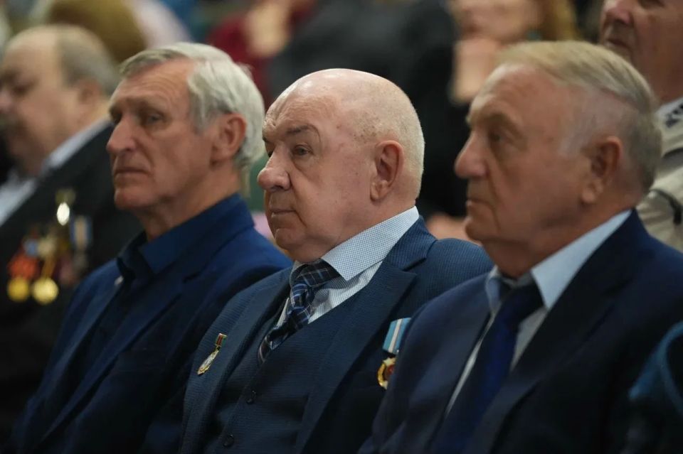 Александр Юрьев: В Евпатории прошёл памятный вечер, посвящённый 40-й годовщине аварии на Чернобыльской атомной электростанции Александр Юрьев: В Евпатории прошёл памятный вечер, посвящённый 40-й годовщине аварии на Чернобыльской атомной электростанции