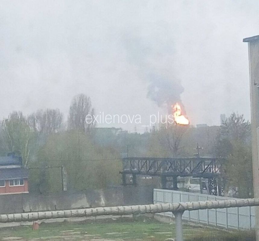 За прошедшую ночь ВСУ атаковали три разных объекта, связанных с российским топливно-энергетическим комплексом За прошедшую ночь ВСУ атаковали три разных объекта, связанных с российским топливно-энергетическим комплексом