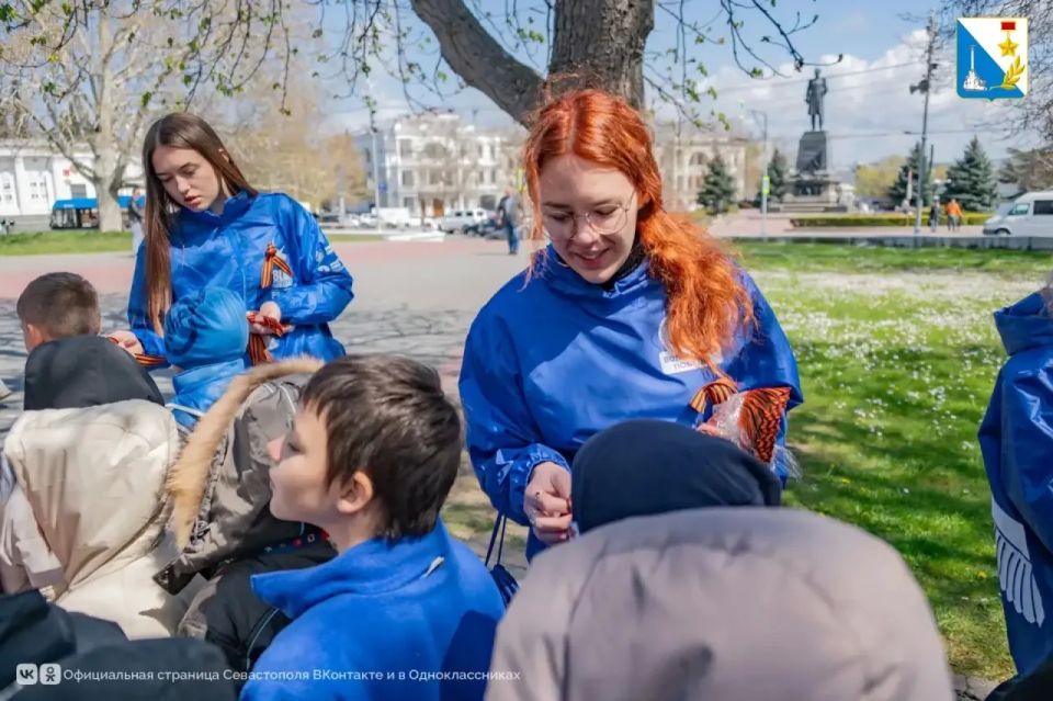 Около 90 тысяч георгиевских лент раздадут в Севастополе до 9 мая Около 90 тысяч георгиевских лент раздадут в Севастополе до 9 мая