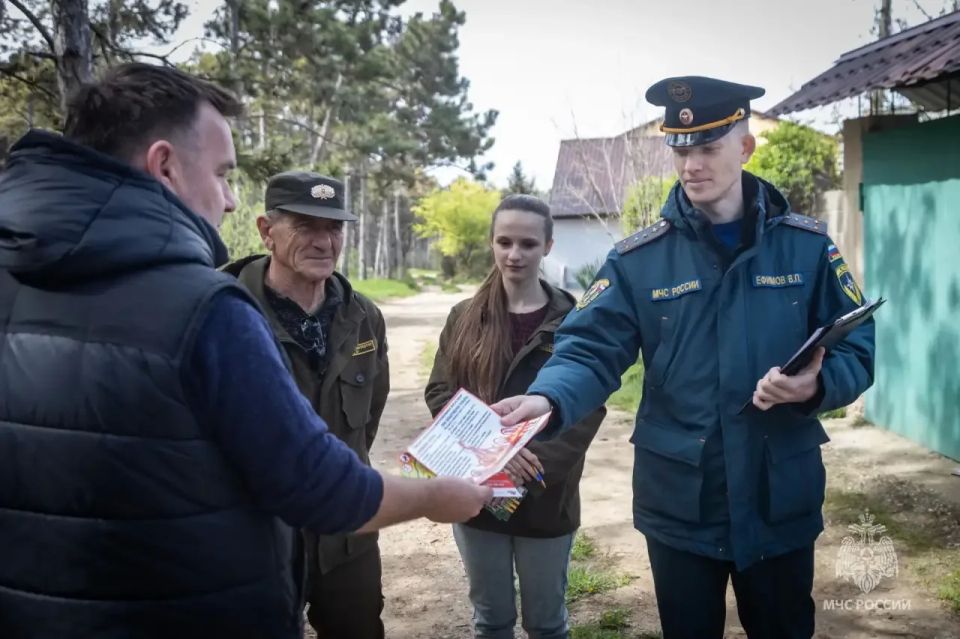 В Севастополе проходят совместные рейды МЧС и лесничества В Севастополе проходят совместные рейды МЧС и лесничества