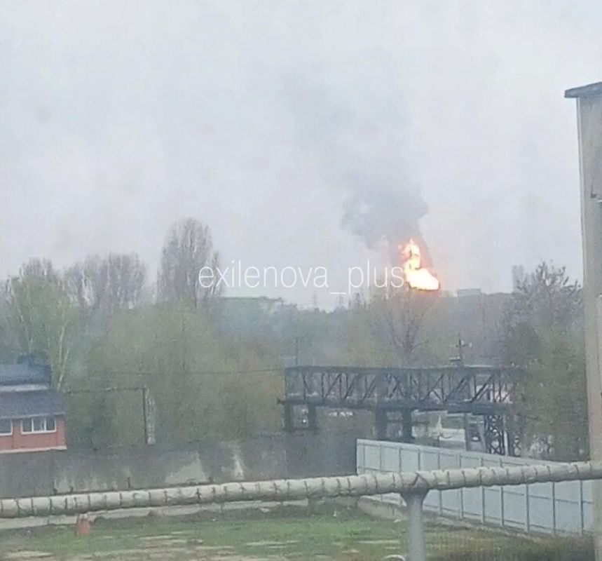 За прошедшую ночь ВСУ атаковали три разных объекта, связанных с российским топливно-энергетическим комплексом За прошедшую ночь ВСУ атаковали три разных объекта, связанных с российским топливно-энергетическим комплексом