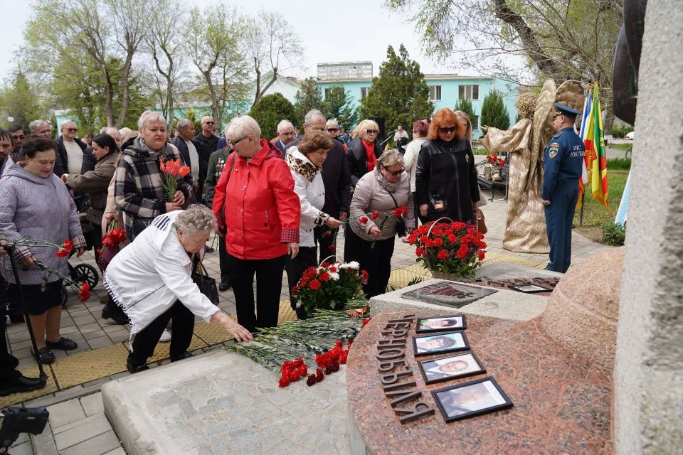 В Евпатории прошли памятные мероприятия к 40-летию аварии на Чернобыльской АЭС В Евпатории прошли памятные мероприятия к 40-летию аварии на Чернобыльской АЭС
