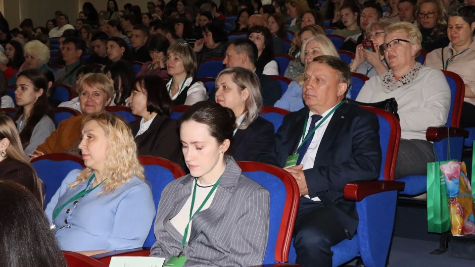 В Крыму стартовала VI Всероссийская конференция по финансовой грамотности и цифровизации бюджета В Крыму стартовала VI Всероссийская конференция по финансовой грамотности и цифровизации бюджета