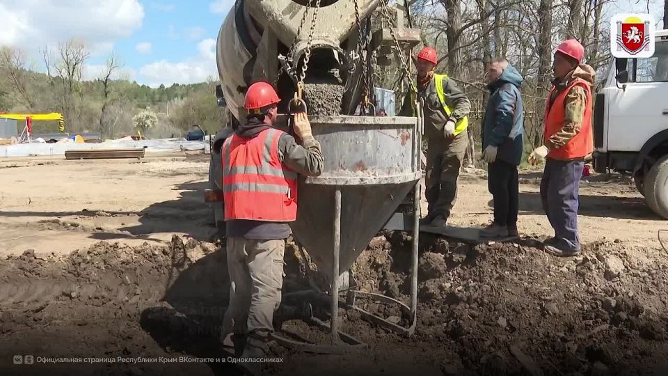 В Симферопольском районе приступили к капитальному ремонту моста на дороге, соединяющей столицу Крыма с Южным берегом