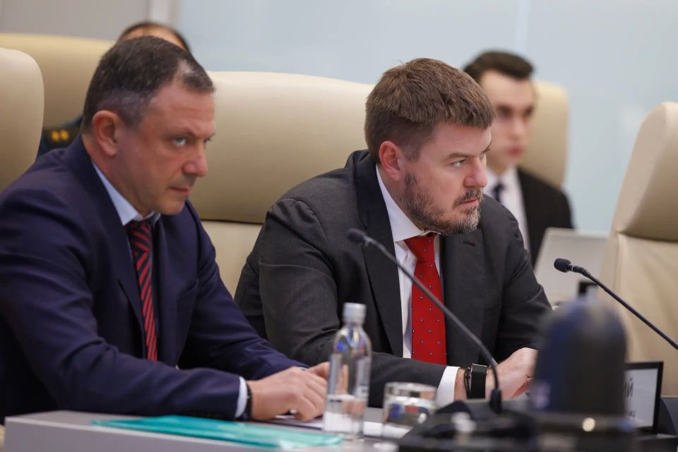 Виталий Савельев провел заседание правительственной комиссии по ликвидации последствий ЧС в Керченском проливе Виталий Савельев провел заседание правительственной комиссии по ликвидации последствий ЧС в Керченском проливе