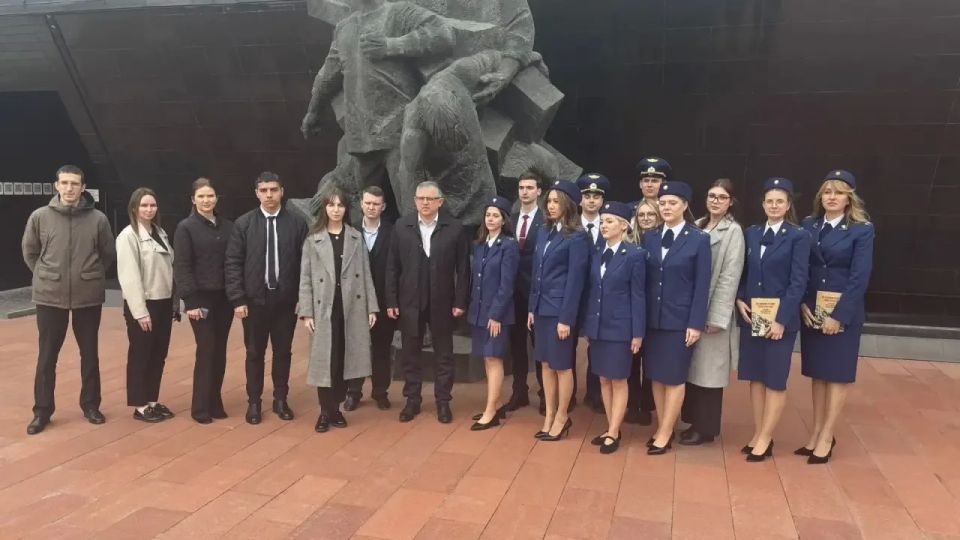 Молодые специалисты прокуратуры республики посетили мемориальный комплекс «Концлагерь «Красный» Молодые специалисты прокуратуры республики посетили мемориальный комплекс «Концлагерь «Красный»