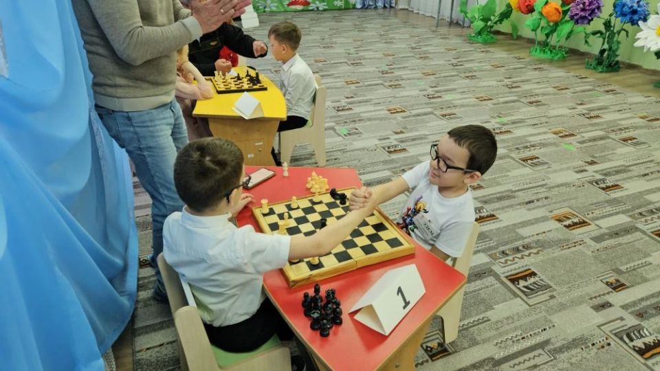 Белые начинают и... выигрывают всё: шахматный турнир в детском саду! Белые начинают и... выигрывают всё: шахматный турнир в детском саду!