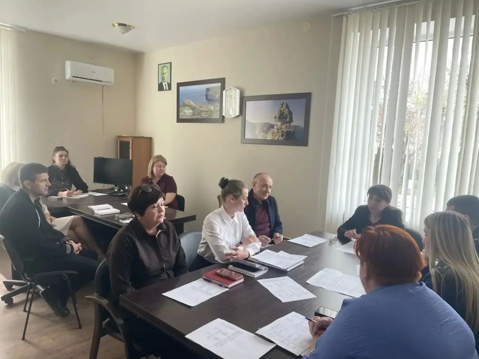 В Черноморском районе обсудили меры по борьбе с нелегальной занятостью В Черноморском районе обсудили меры по борьбе с нелегальной занятостью