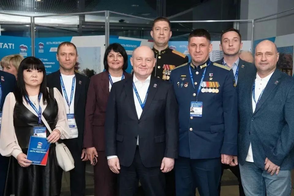 Михаил Развожаев: Сегодня севастопольскому отделению «Единой России» и Общественной приёмной Председателя партии Дмитрия Анатольевича Медведева исполнилось 12 лет Михаил Развожаев: Сегодня севастопольскому отделению «Единой России» и Общественной приёмной Председателя партии Дмитрия Анатольевича Медведева исполнилось 12 лет