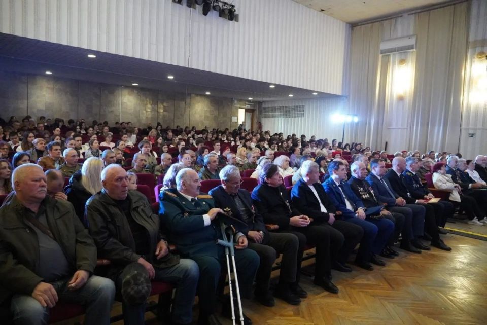 В Керчи прошло торжественное собрание, посвященное 40-летию Чернобыльской катастрофы В Керчи прошло торжественное собрание, посвященное 40-летию Чернобыльской катастрофы