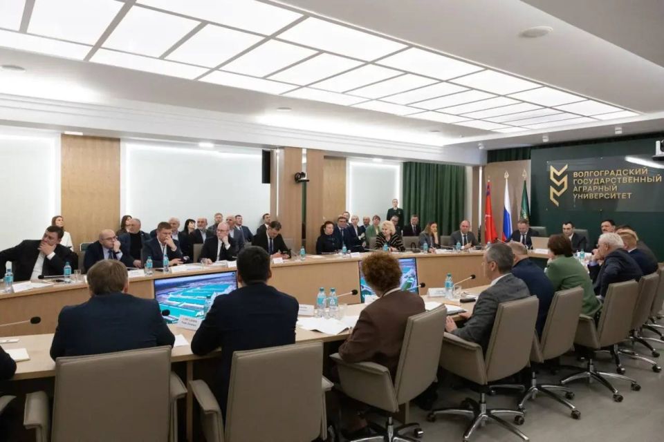 Заместитель министра сельского хозяйства Республики Крым Николай Тютюник принял участие в стратегической сессии на базе Волгоградского аграрного университета