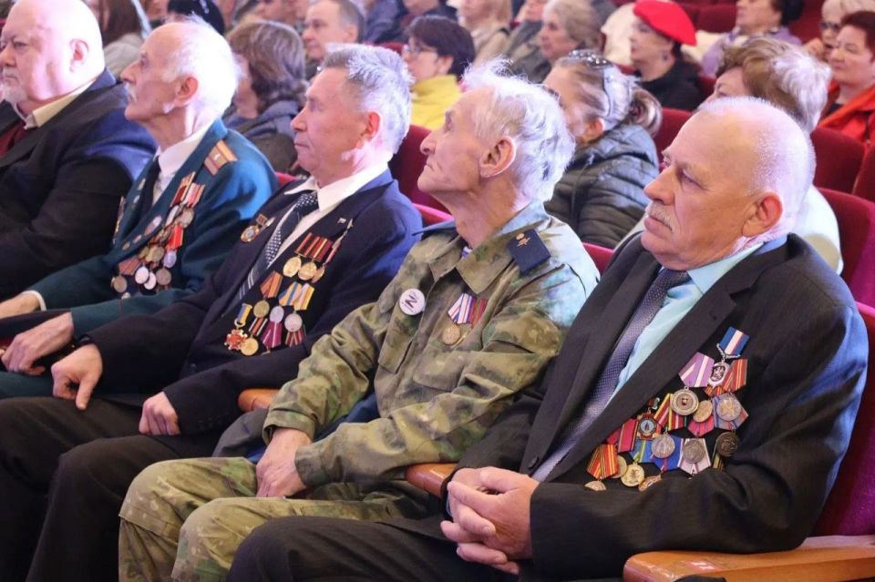 В Керчи прошло торжественное собрание, посвященное 40-летию Чернобыльской катастрофы В Керчи прошло торжественное собрание, посвященное 40-летию Чернобыльской катастрофы