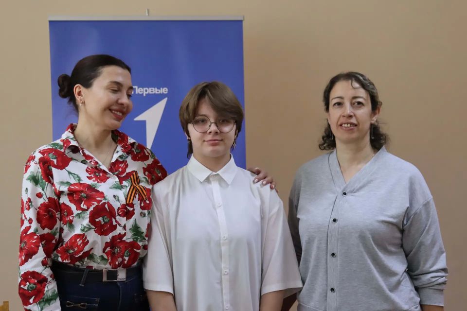 Билет во взрослую жизнь. 23 апреля 2026 года в администрации Симферопольского района Республики Крым для четырнадцатилетних ребят состоялось по-настоящему знаменательное событие