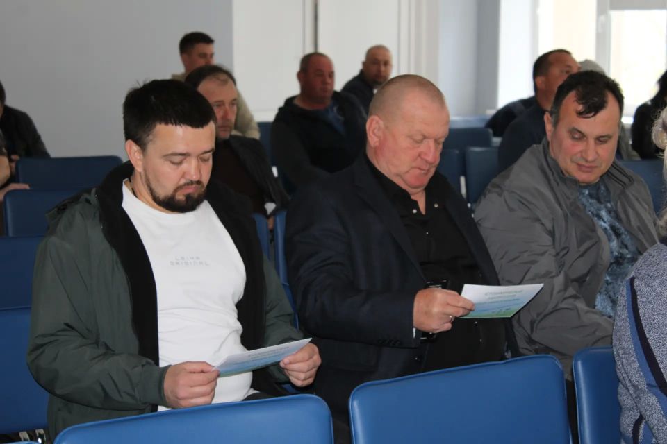 В зале заседаний Администрации района состоялось важное рабочее совещание, посвящённое подготовке к уборке сельскохозяйственных культур урожая 2026 года В зале заседаний Администрации района состоялось важное рабочее совещание, посвящённое подготовке к уборке сельскохозяйственных культур урожая 2026 года