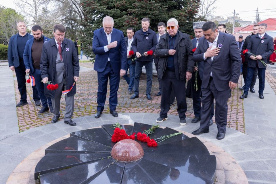 В Симферополе почтили память жертв геноцида армян 1915 года В Симферополе почтили память жертв геноцида армян 1915 года