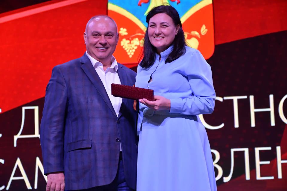 Сегодня в Центре культуры отметили День местного самоуправления большим праздничным концертом Сегодня в Центре культуры отметили День местного самоуправления большим праздничным концертом