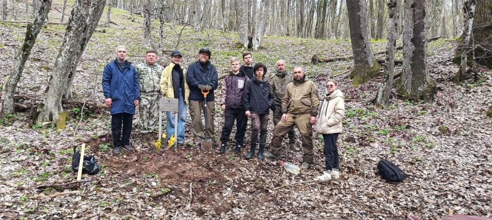 Студенты ГБПОУ РК «Симферопольский колледж радиоэлектроники» и ГБПОУ РК «Симферопольский автотранспортный техникум» привели в порядок памятник партизанам Крыма