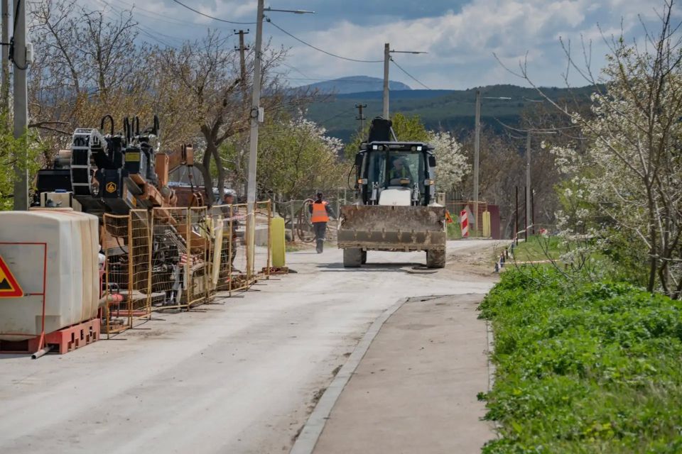 В Севастополе реконструируют водопровод в Сахарной Головке В Севастополе реконструируют водопровод в Сахарной Головке