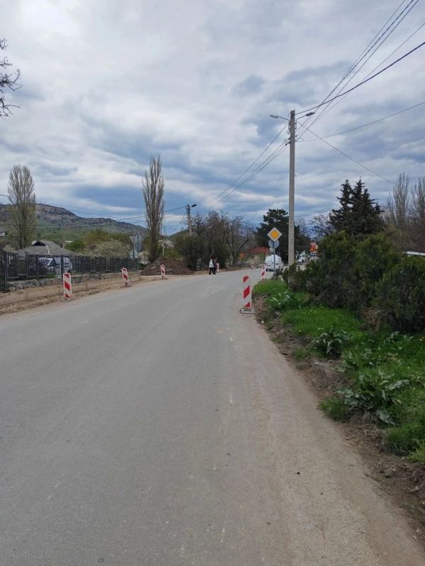 В Крыму обновляют дорогу Алушта — Судак — Феодосия В Крыму обновляют дорогу Алушта — Судак — Феодосия