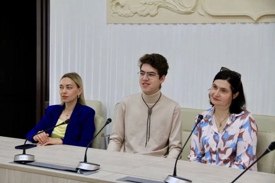 Константин Шимановский: Подведены итоги ежегодной Всероссийской акции «Тотальный диктант» Константин Шимановский: Подведены итоги ежегодной Всероссийской акции «Тотальный диктант»